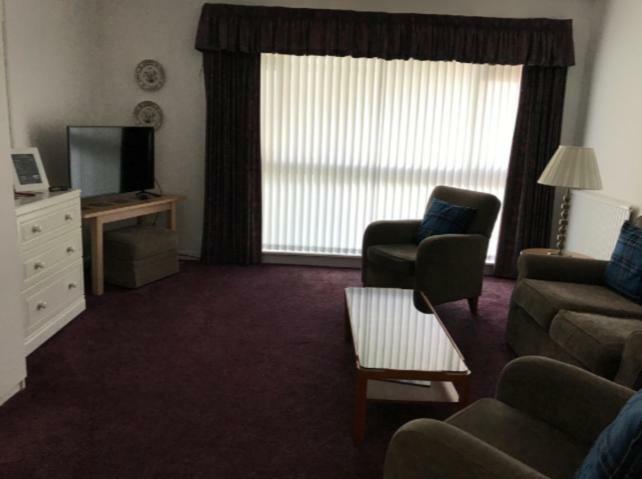 The Clan Macfarlane Apartment Kilmarnock Exterior photo